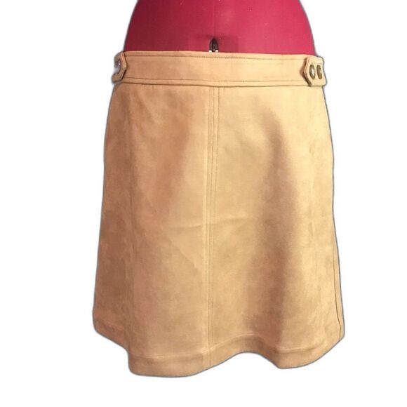LOFT Tan A-Line Mini Skirt Women's Size 10 Button Accents Side Pockets NWT - Picture 1 of 10